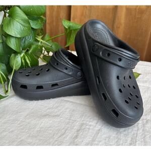 NWOT Crocs Classic Crush Clog Size 4